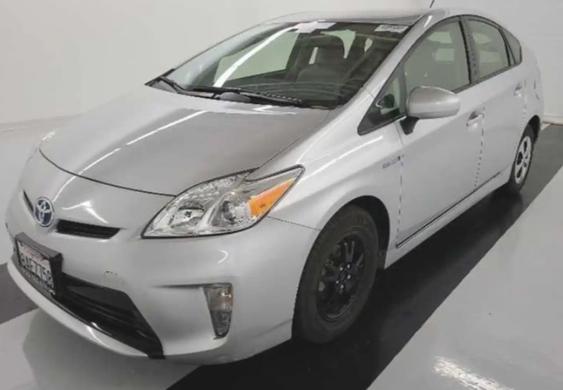 Лобовое стекло на Toyota Prius